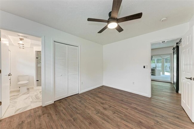Building Photo - 451 N Shore Dr