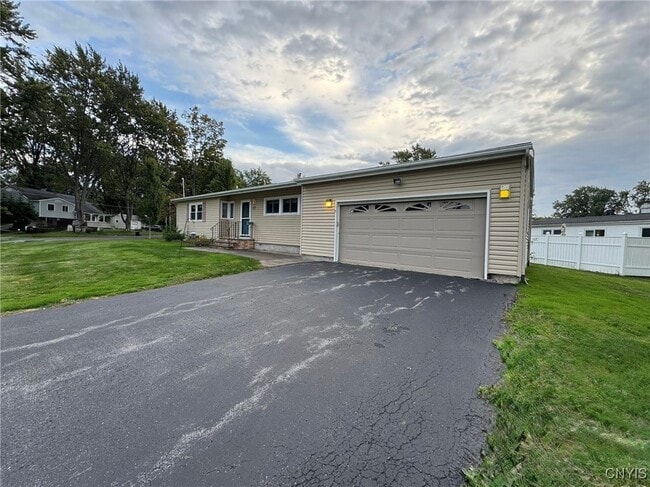 Primary Photo - 17 Gooseberry Ln