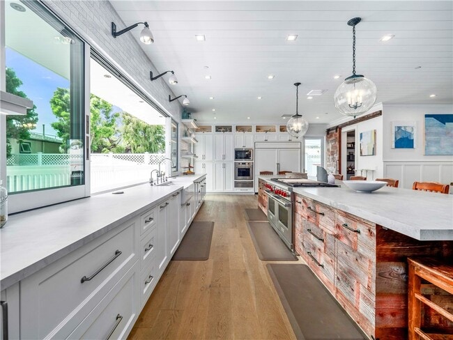 Building Photo - 3403 Laurel Ave