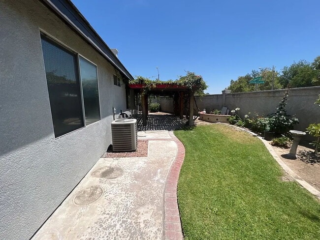 Building Photo - 1499 Haddington Dr
