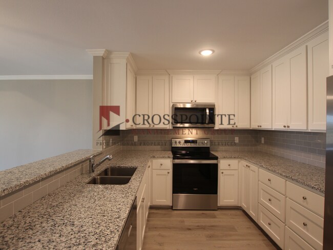 Building Photo - Beautiful 2 Bedroom 2 Bathroom Townhouse in South Tyler! 1/2 OFF FIRST FULL MONTH