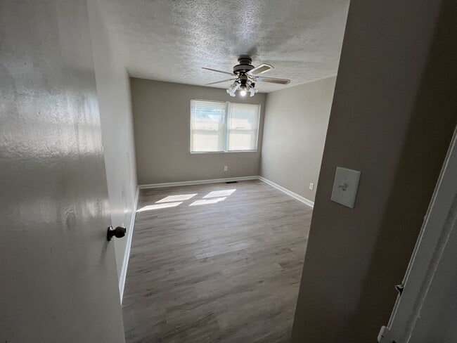 Building Photo - 9412 Mt Auburn Ave