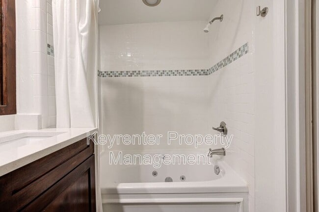 Building Photo - 612 NW 37th St