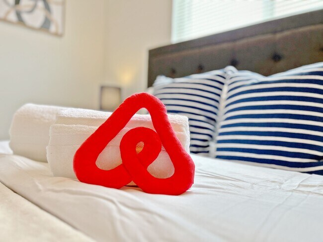 Building Photo - 5288 Santa Margarita St