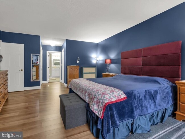 Building Photo - 1300 Crystal Dr