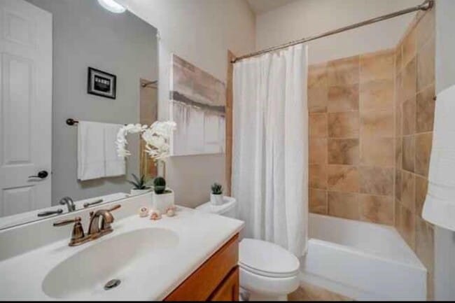 Building Photo - 241 Carrington Ln