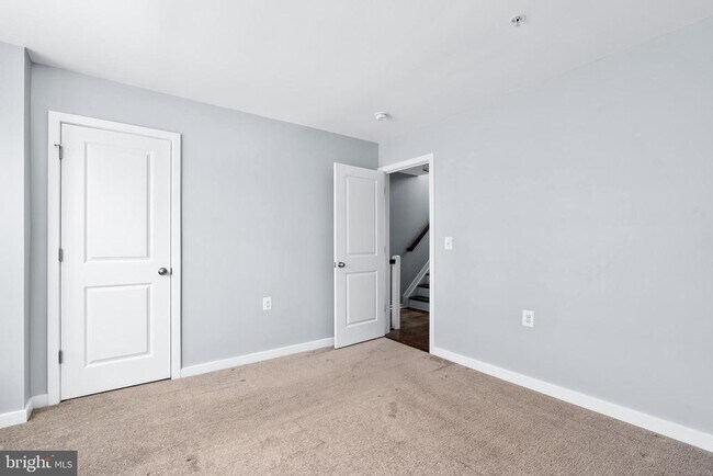 Building Photo - 1424 Trafalgar Ln