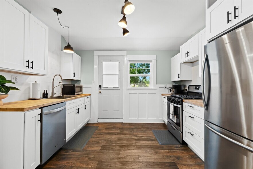 Building Photo - 50339 Bay Ct