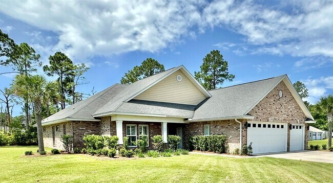 Building Photo - 206 E Pinehurst Dr