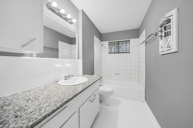 Building Photo - 8710 Bertwood St