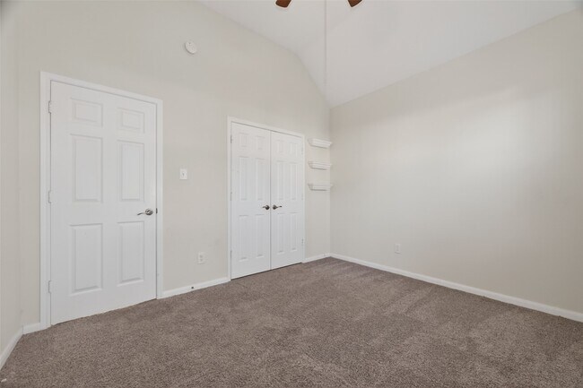 Building Photo - 12912 Kingsbridge Ln