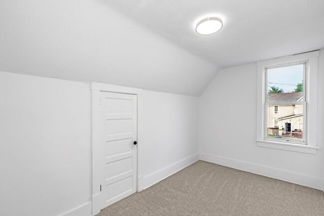Building Photo - 705 Smith Ave SW