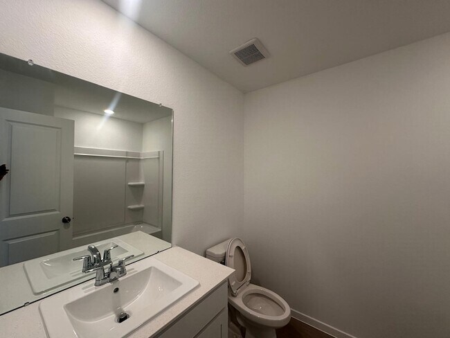 Building Photo - 26906 Rosebay Wds Dr