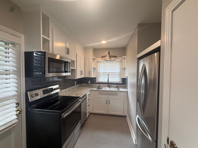 Building Photo - 2815 Acklen Ave