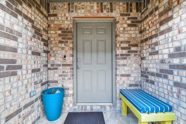 Building Photo - 9316 Colonial Bent Pl