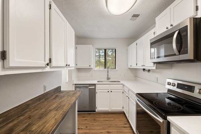 Building Photo - Nice 1 bedroom 2nd floor condo in SW Durham!
