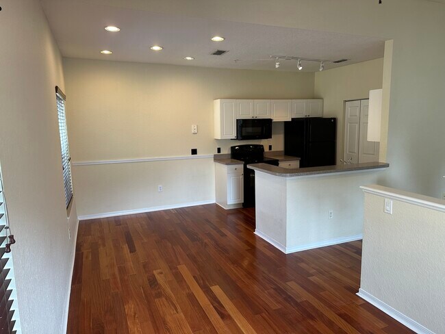 Building Photo - 862 Grand Regency Pointe