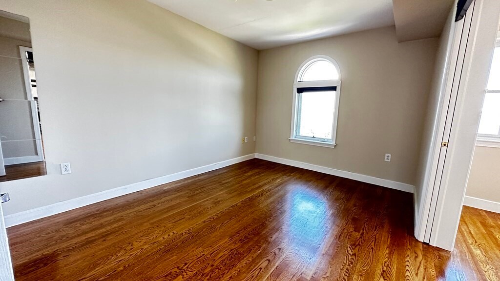 Building Photo - 23 Bay State Rd