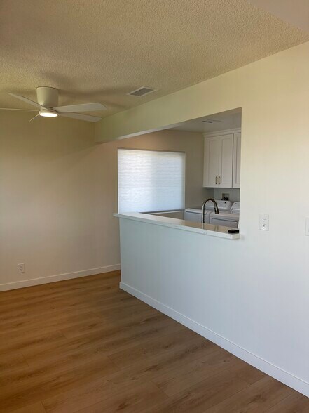 Building Photo - 1039 6th St