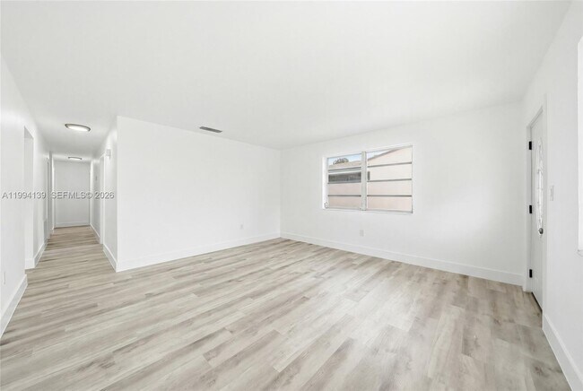 Building Photo - 1781 SW 13th St