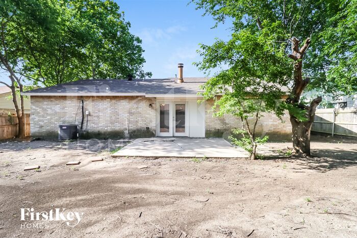 Building Photo - 1715 Glenview Ln