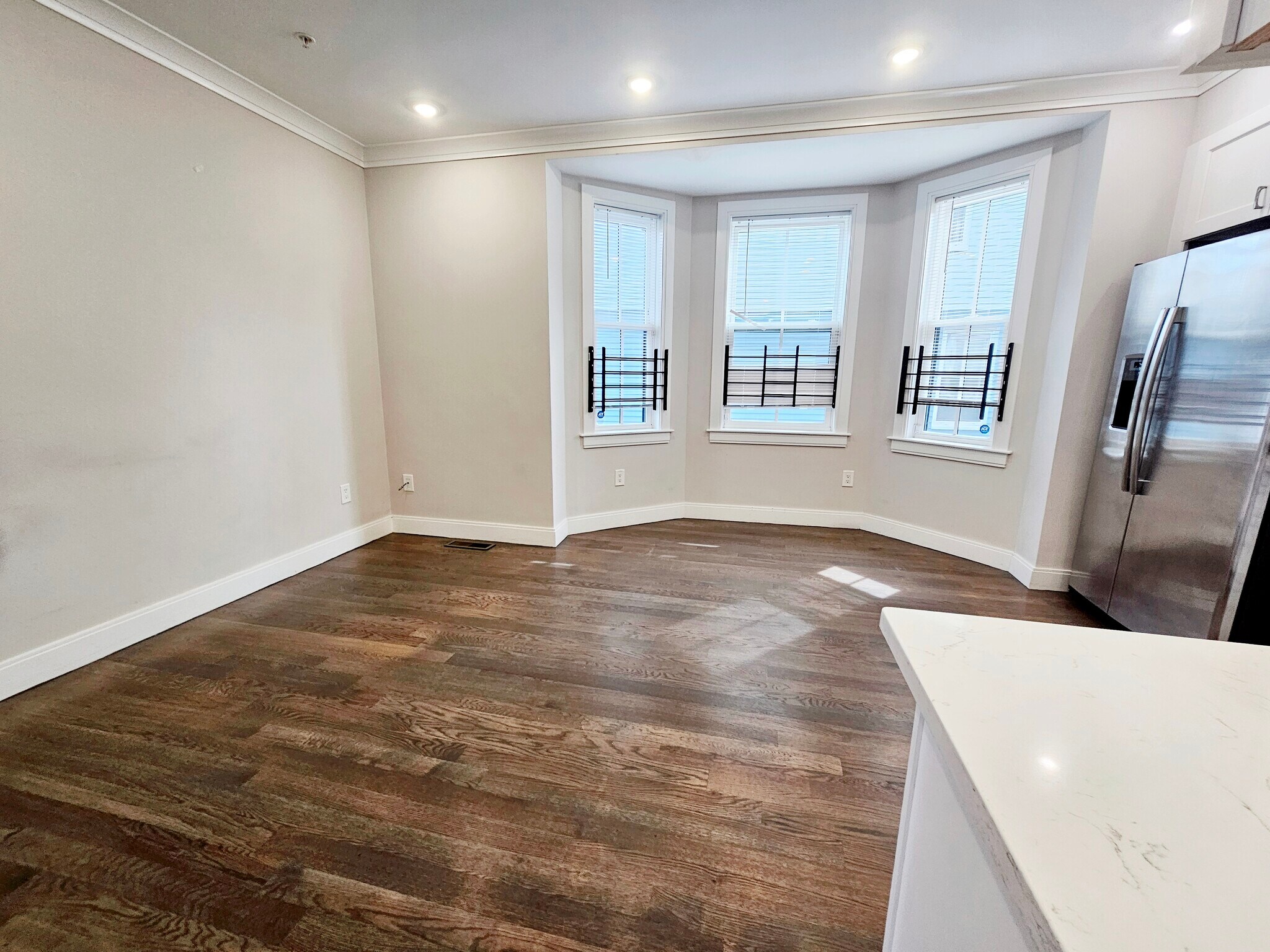 Building Photo - 79 Linden St