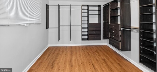 Building Photo - 6933 Sandy Creek Ct