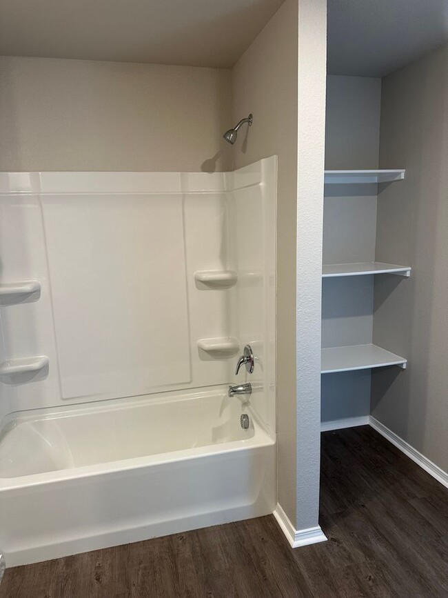 Building Photo - Pre-Leasing Now: Charming 3-Bed, 2-Bath Home in Prospect Farms