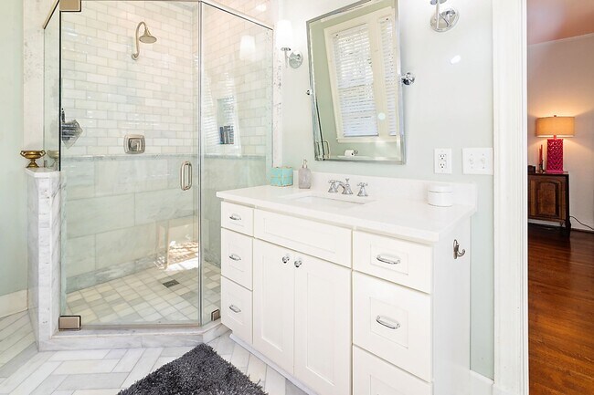 Building Photo - Bull St Bungalow