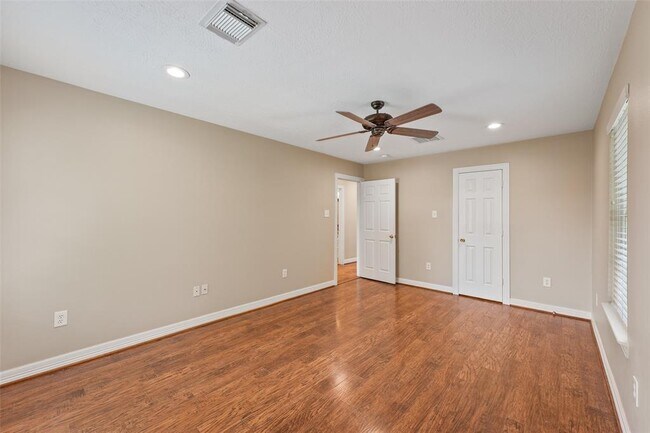 Building Photo - 511 Turner Dr