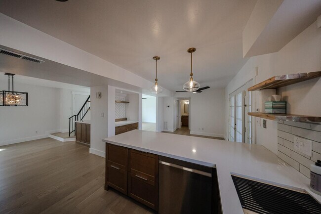Building Photo - 8372 E Solano Dr