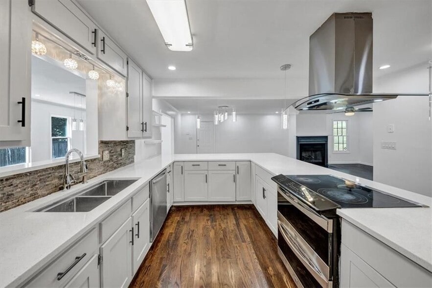 Building Photo - 172 Oak Forest Dr