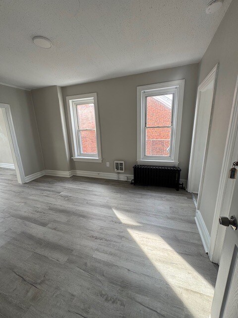 Building Photo - 467 N Evans St