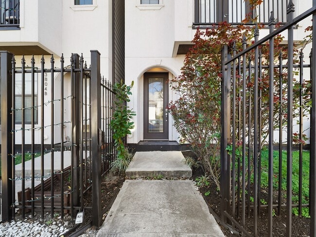 Building Photo - 3804 Sherman St