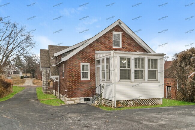 Building Photo - 2434 Hord Ave