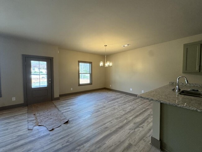 Building Photo - 50 Richardson St