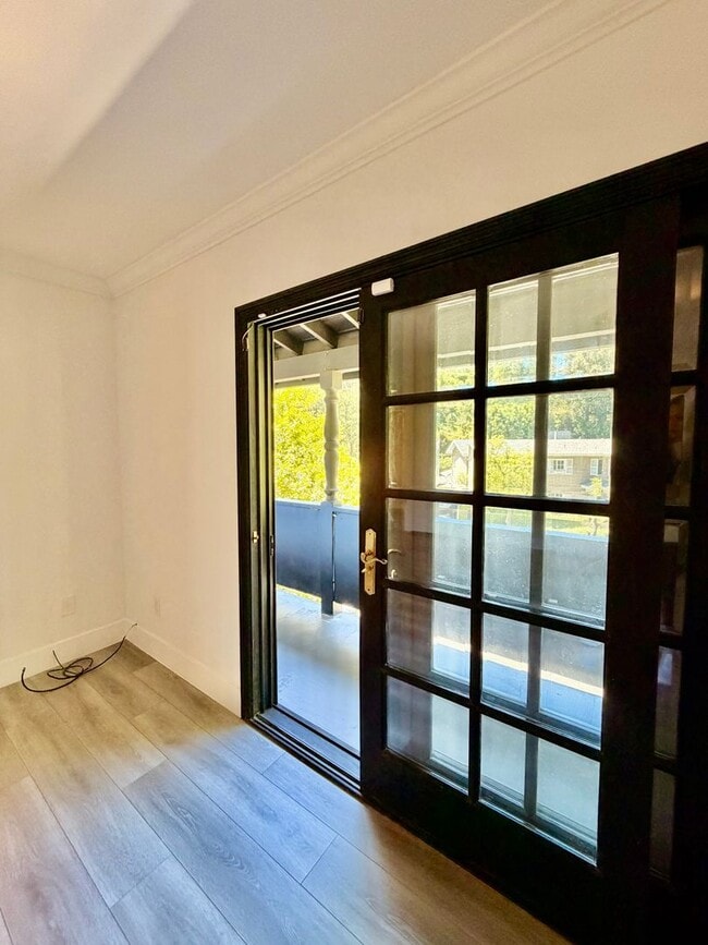 Building Photo - Gorgeous Encino Hills Home