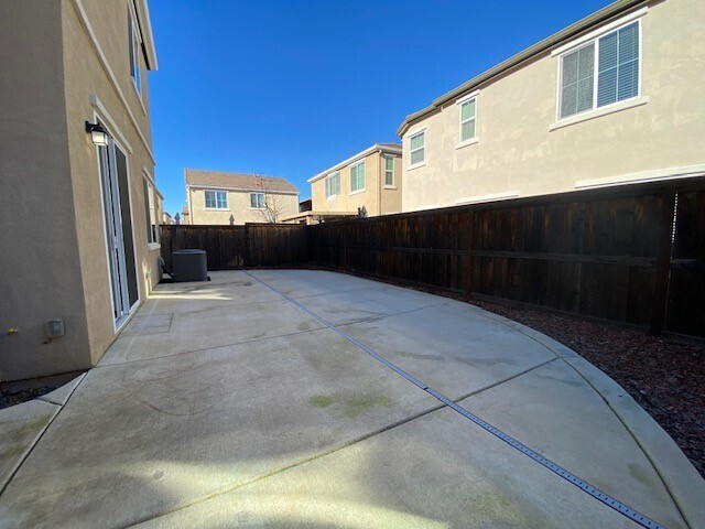 Building Photo - Beautiful New Home For Rent in Roseville!