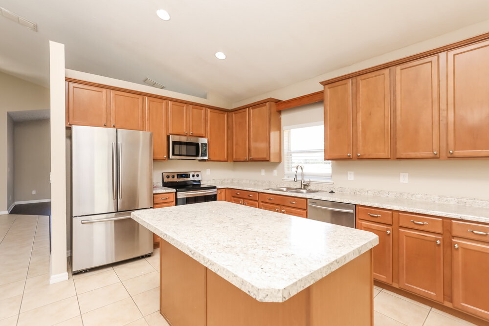 Building Photo - 2101 Woodsedge Dr