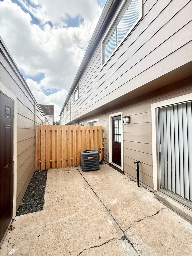 Building Photo - 1497 Springrock Ln