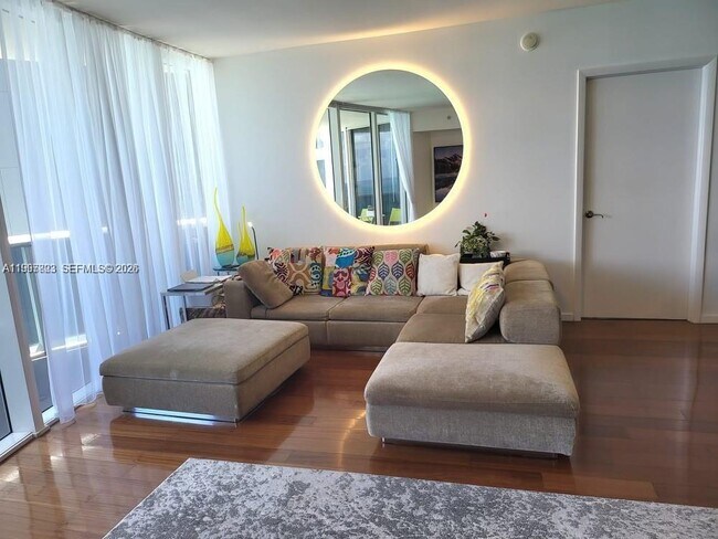 Building Photo - 17201 Collins Ave