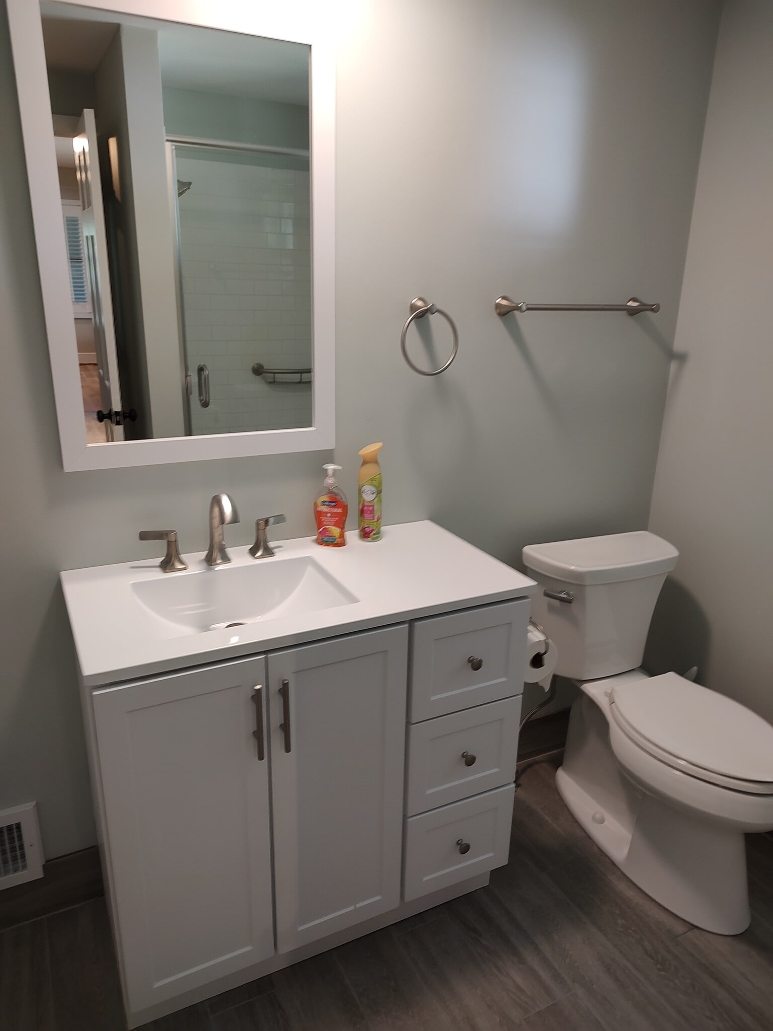 Full bathroom - 2125 US-9