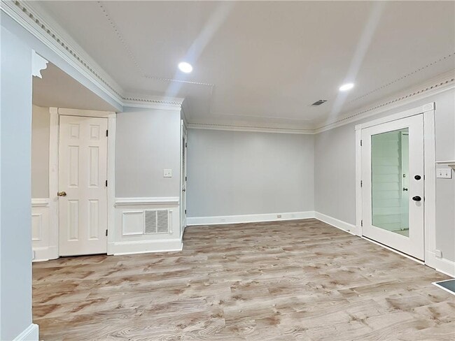 Building Photo - 325 Towergate Pl