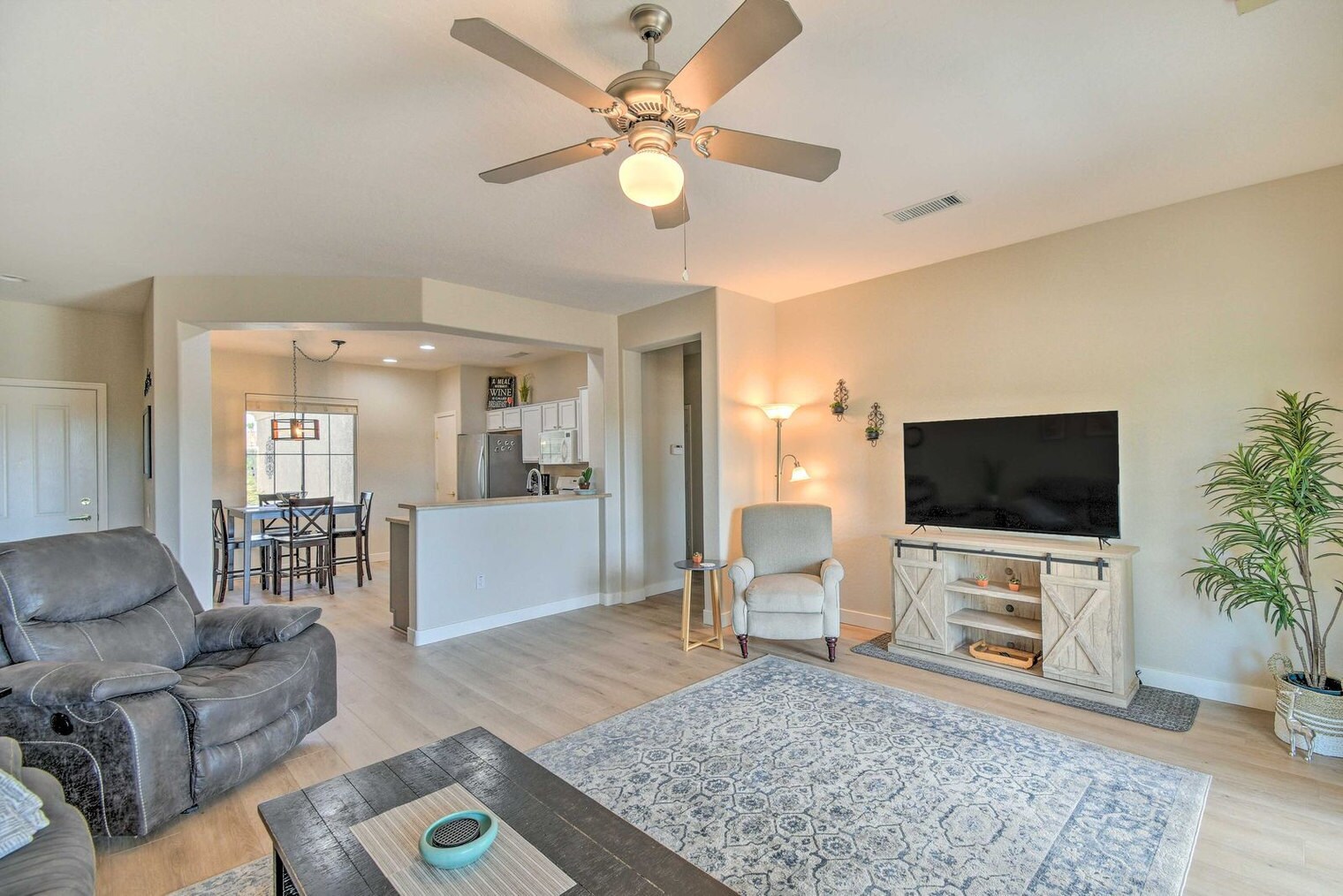 Building Photo - 15033 W Home Run Dr