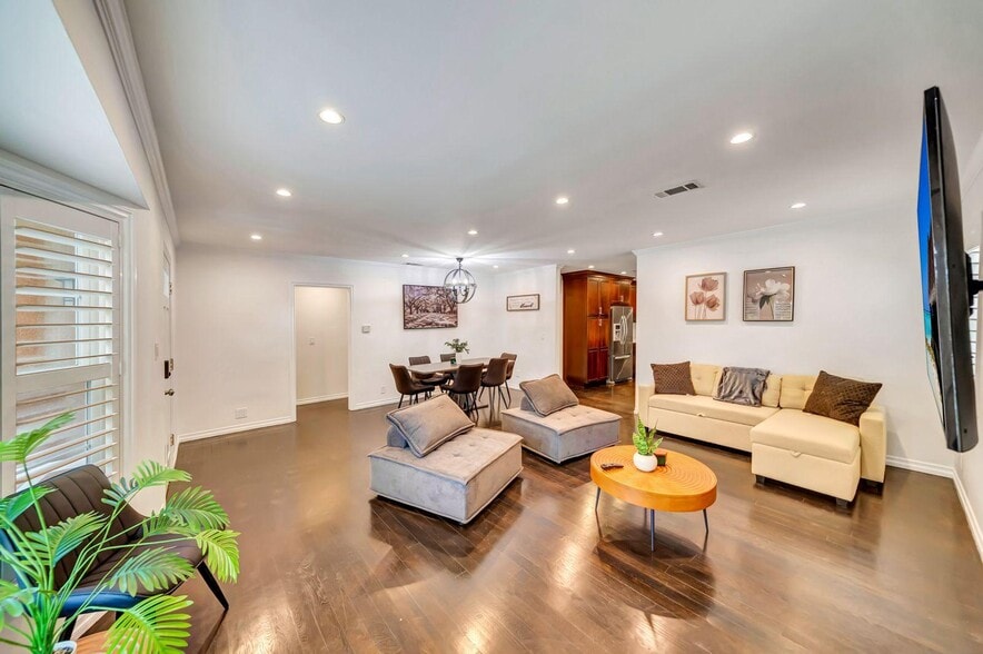 Building Photo - 17946 Valley Vista Blvd