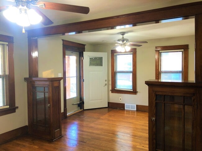 Building Photo - 2518 S 46th Ave