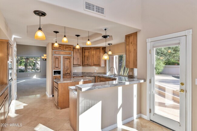 Building Photo - 1101 E Brook Hollow Dr