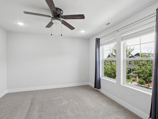 Building Photo - 15212 NW Cosmos St