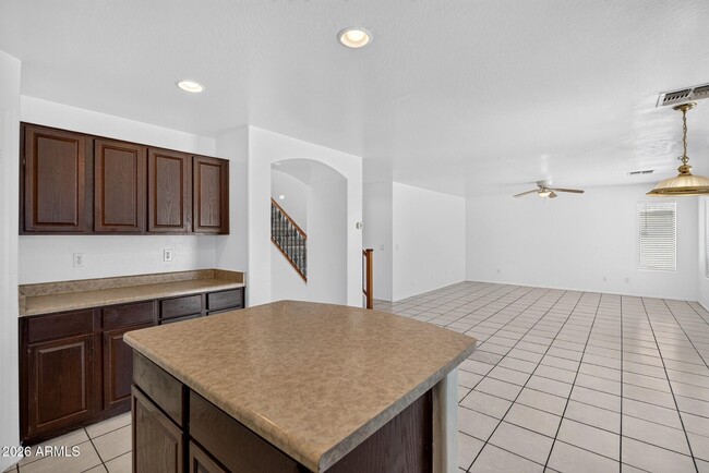 Building Photo - 7823 S 48th Ln