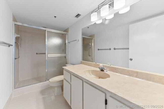 Building Photo - 7260 Kinghurst Dr